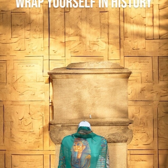 EGYPT Souvenir Silky Scarf Gorgeous Turquoise& Yellow Tutankhamun 34” Square - Picture 6 of 10